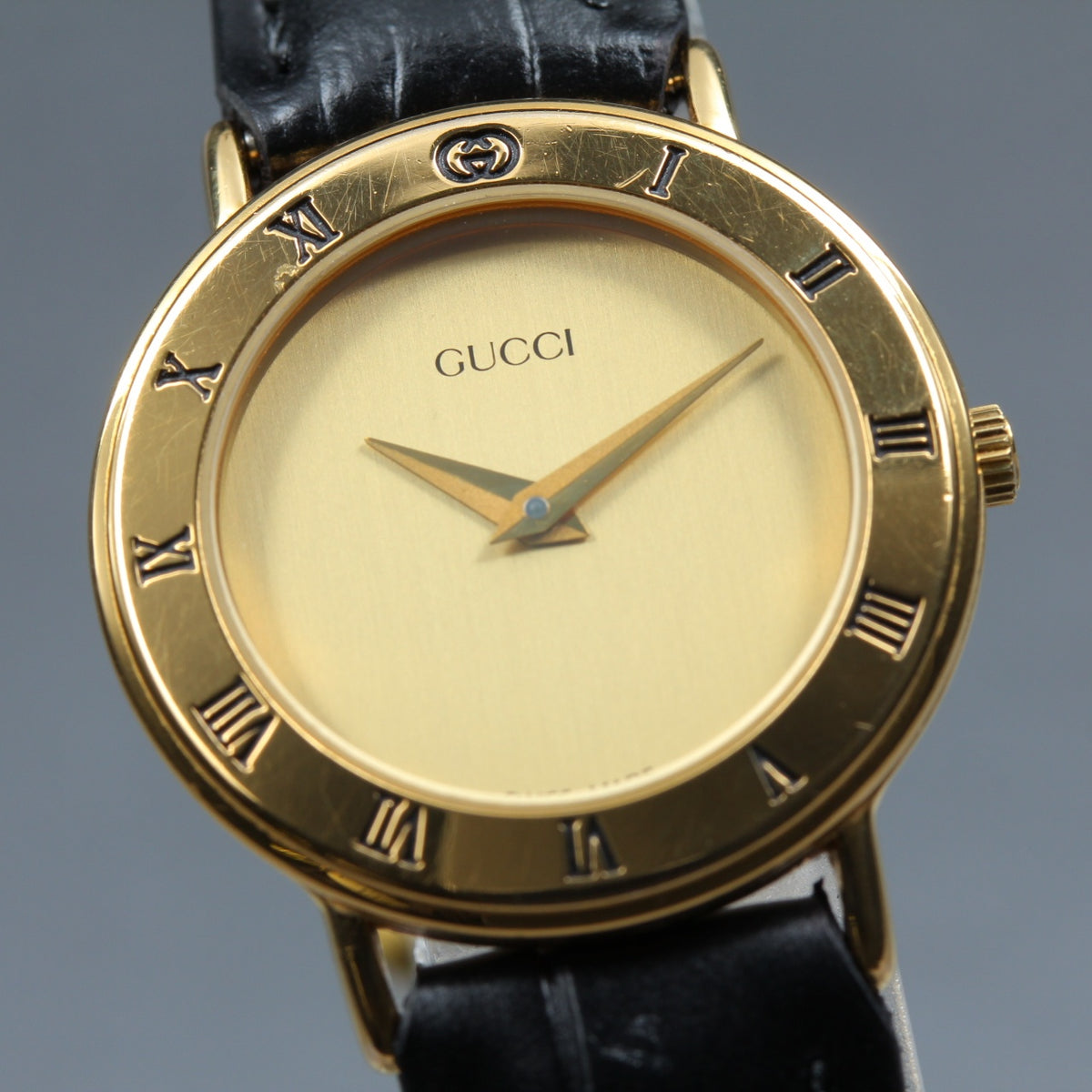 GUCCI 3000.2.L Gold Tone Quartz 25mm Women's Watch (1)