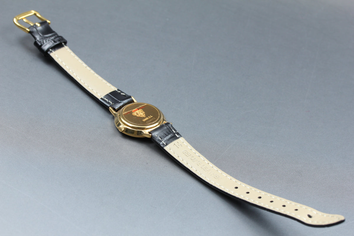 GUCCI 3000.2.L Gold Tone Quartz 25mm Women's Watch (14)