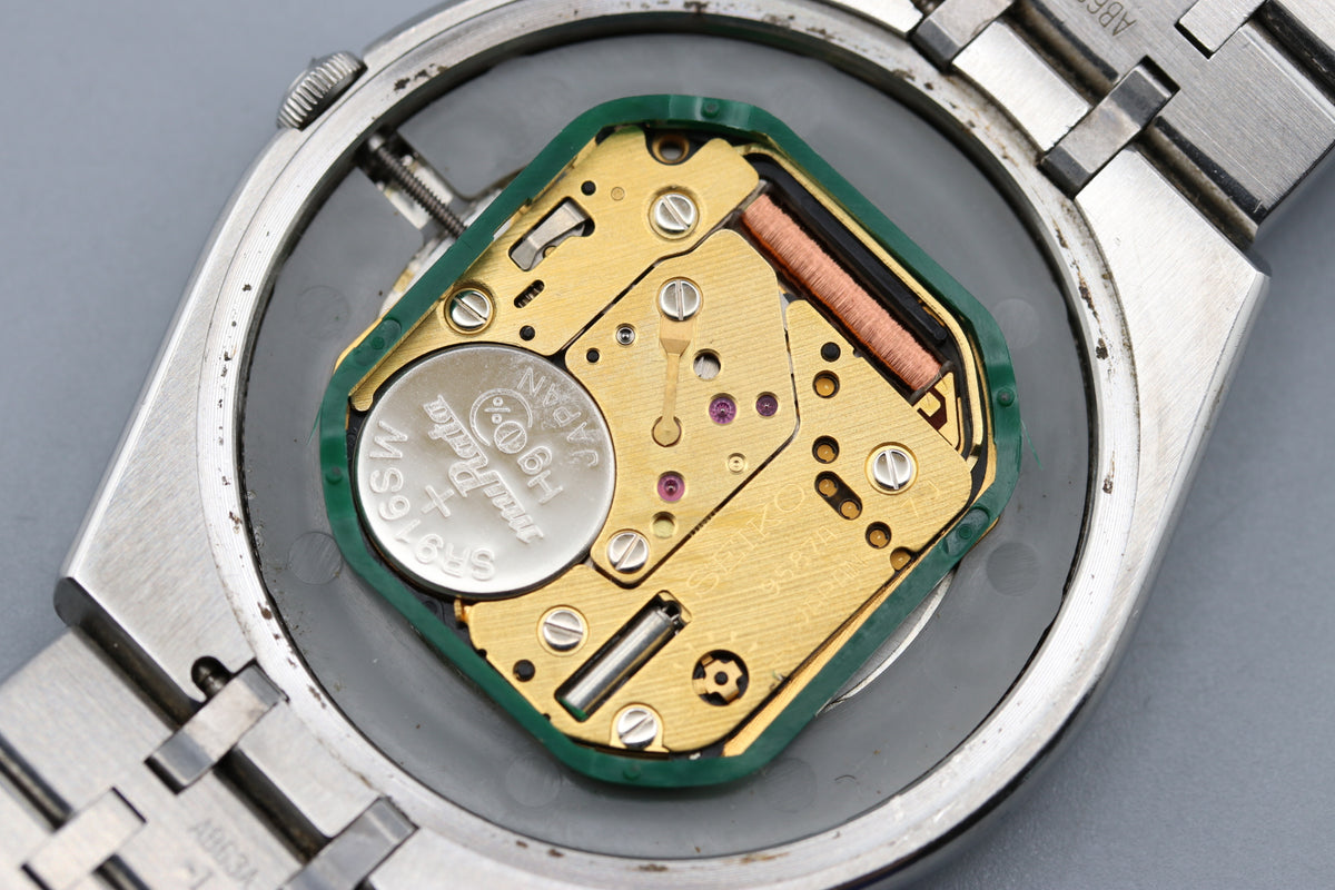 Grand Seiko 9587-8000 Champagne Dial Quartz Men's Watch (9)