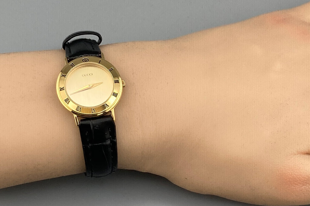 GUCCI 3000.2.L Gold Tone Quartz 25mm Women's Watch (2)