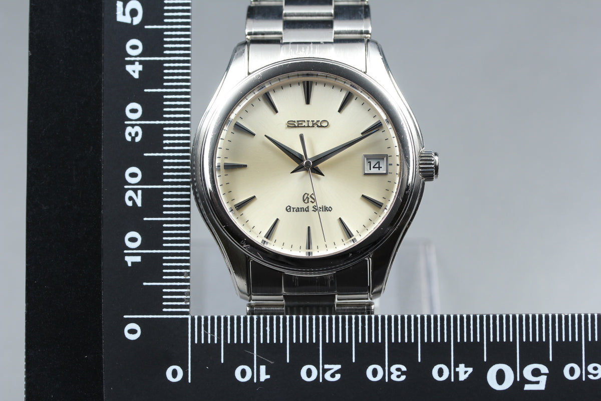 GRAND SEIKO 9F62-0A10 Date Quartz Men's Watch (16)