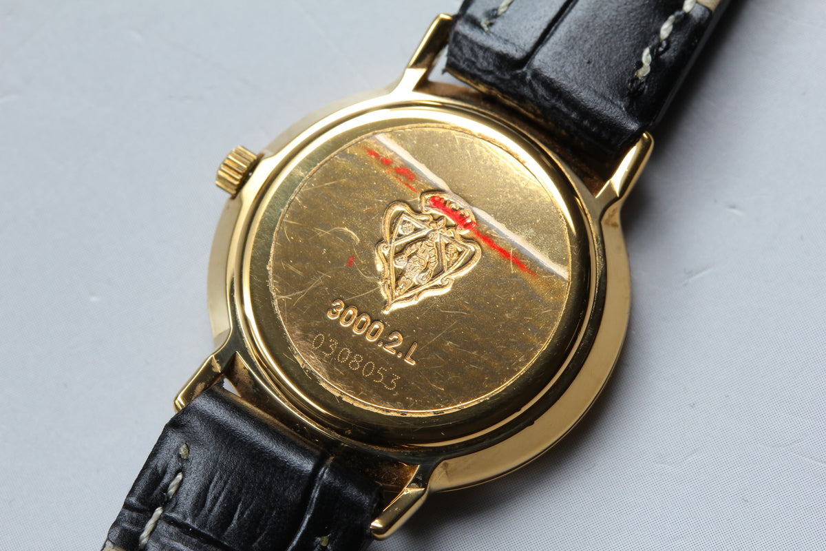 GUCCI 3000.2.L Gold Tone Quartz 25mm Women's Watch (13)